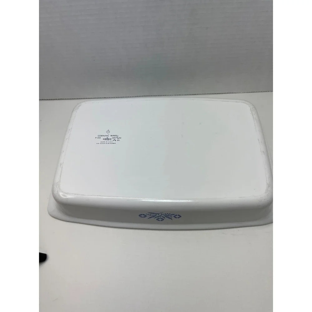 Corning Ware Baking Dish 2 3/4 QT White Blue Cornflower P332 Vintage Roaster USA